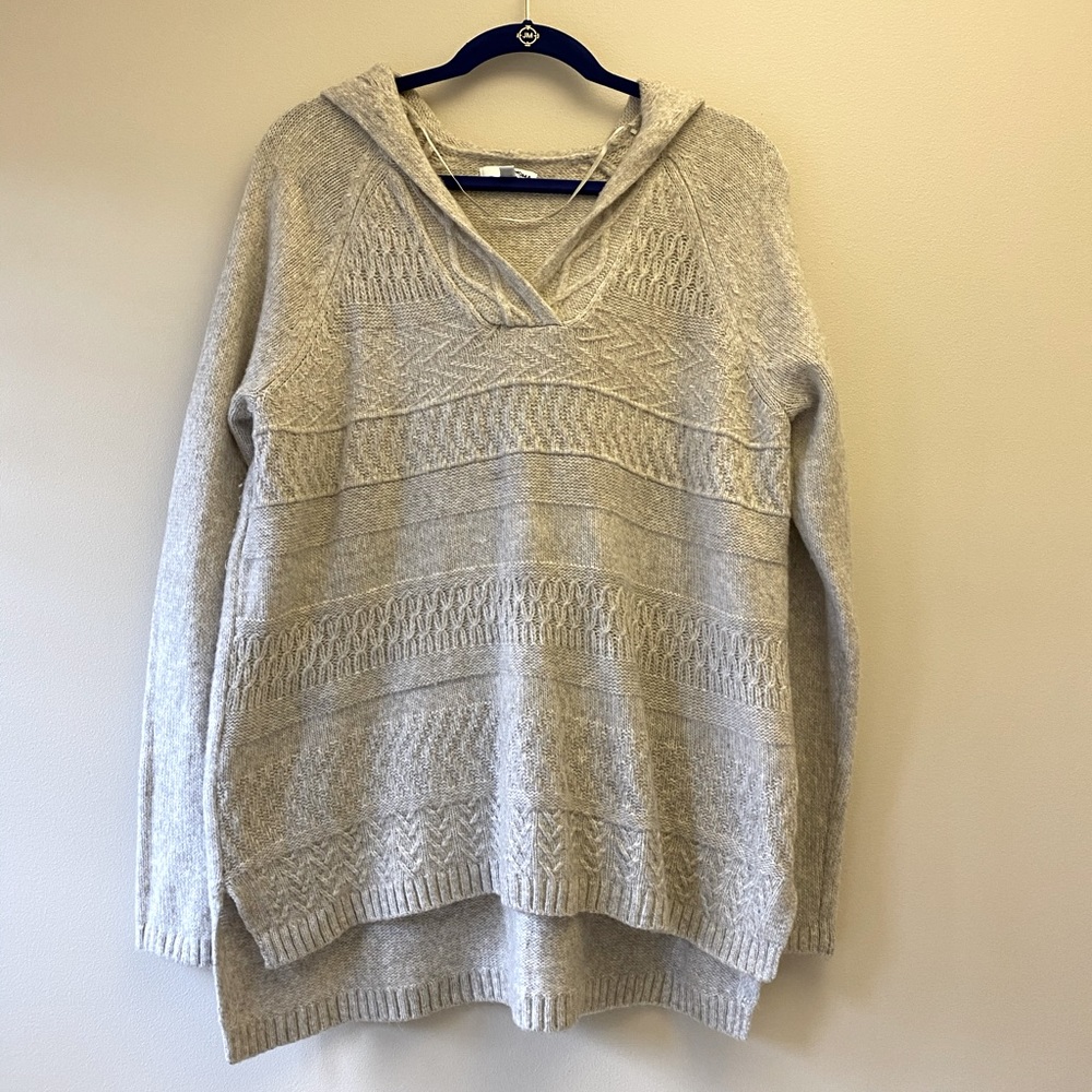 Super soft creamy beige hooded sweater- XL